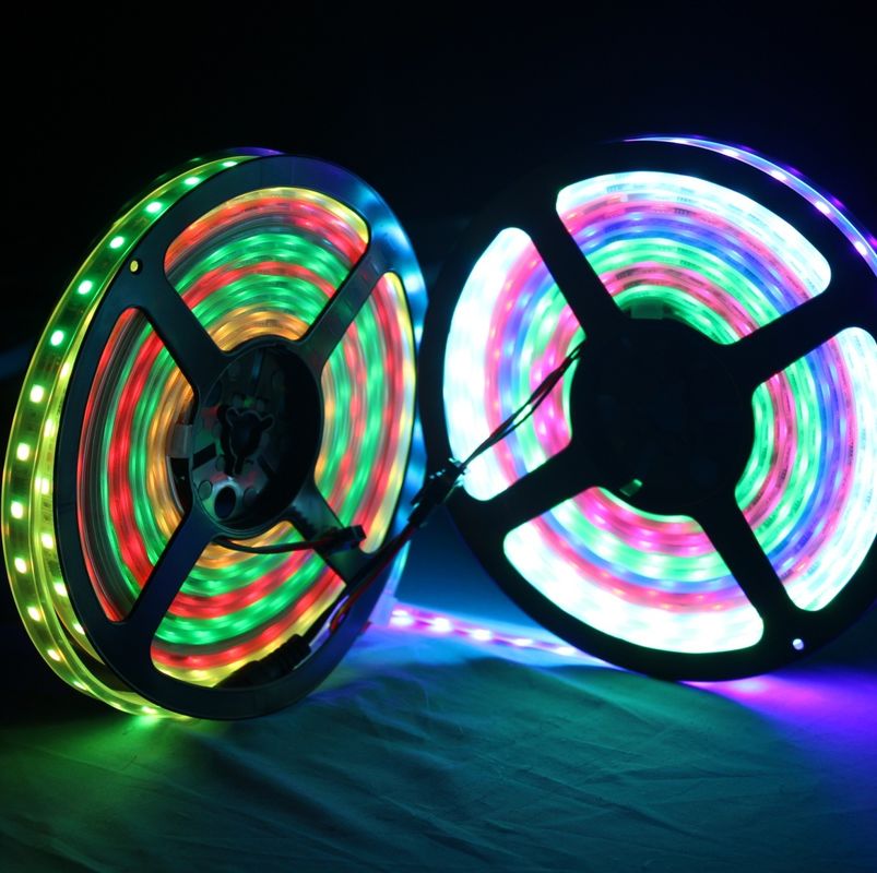 WS2812B নমনীয় LED স্ট্রিপ লাইট RGB 5050SMD স্বতন্ত্র ঠিকানাযোগ্য 16.4FT 60Pixels/M 300Pixels কালো PCB সম্পূর্ণ রঙ